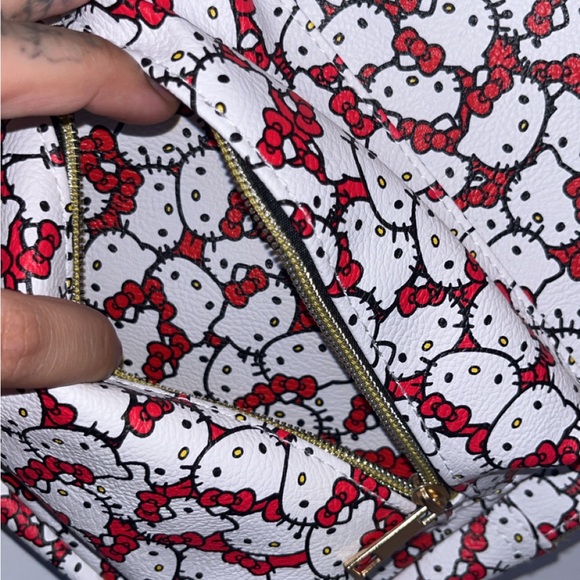 Hello Kitty Mini Backpack - Picture 3 of 6